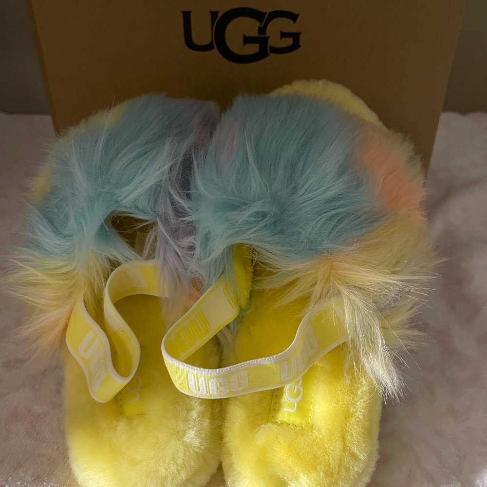 New Ugg slide sandal